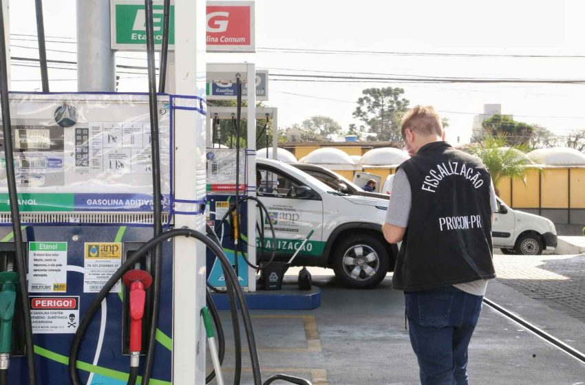  11 distribuidoras são notificadas após corte de preços de combustíveis