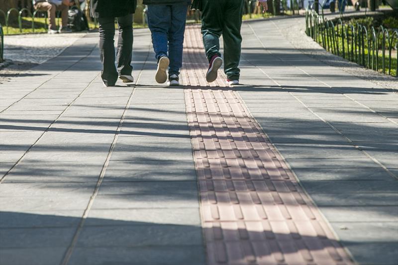  Praça Carlos Gomes passa por obras para aumentar acessibilidade