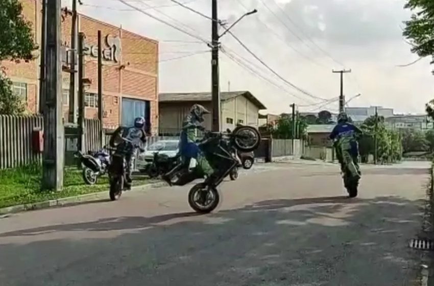 Manobras com motos podem se tornar prática esportiva em Curitiba 