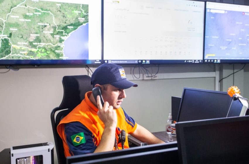  Telefones de emergência são retomados em Curitiba