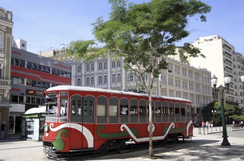  Domingo com sol e máxima de 22 graus em Curitiba