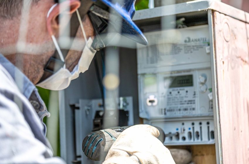  Eletricistas autônomos recebem orientações da Copel