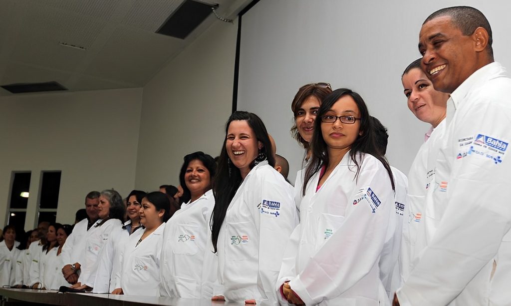 Senado aprova MP dos Mais Médicos; texto vai a sanção