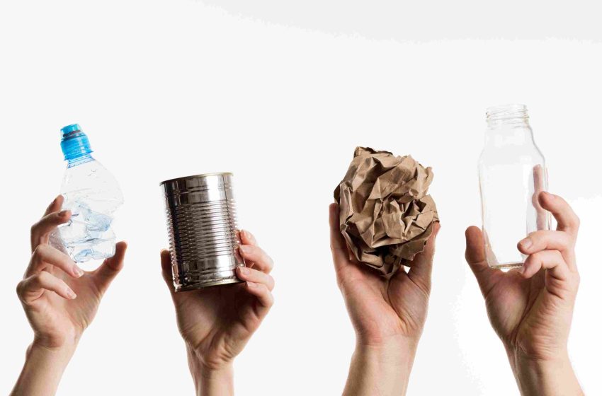  Resíduos recicláveis passam por seleção especializada