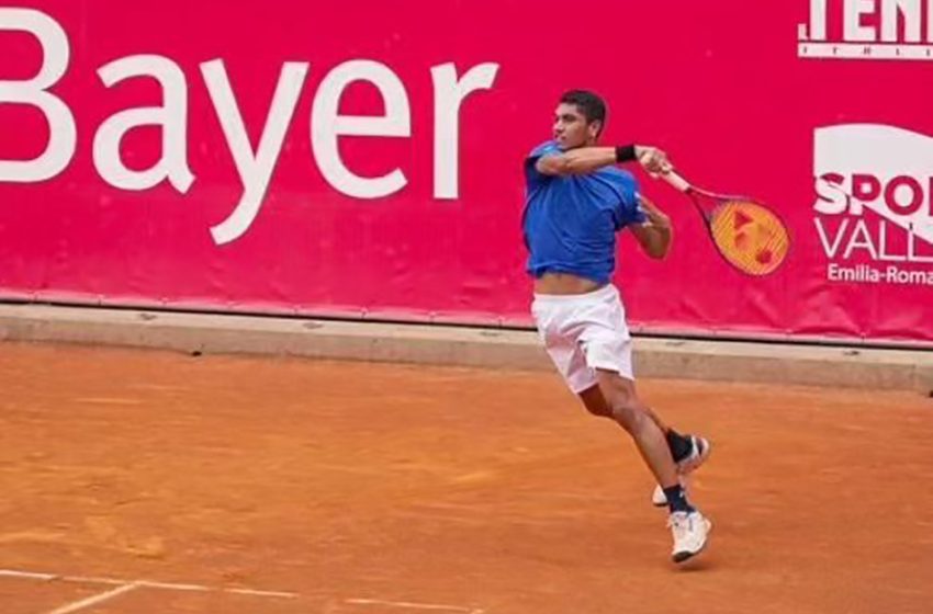  Tenista paranaense Gustavo Almeida participa do torneio de Wimbledon