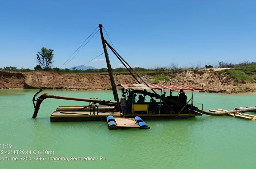  Extração ilegal de areia aproxima-se de 20 bilhões ao ano