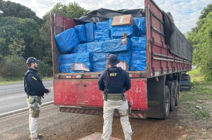  Caminhão é apreendido com 450 mil maços de cigarro contrabandeados