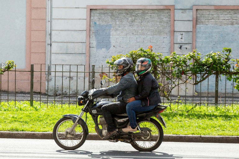  Urbs confirma regulamentação do serviço de mototáxi em Curitiba