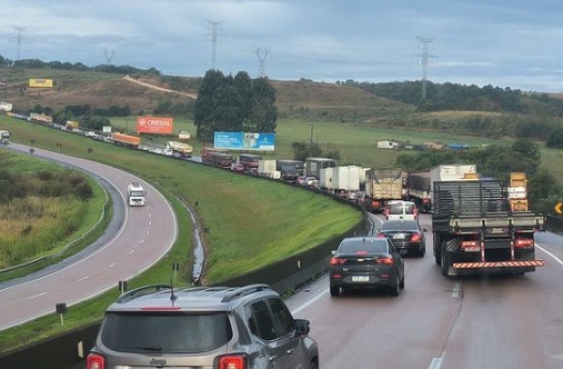  Acidente causa lentidão entre Ponta Grossa e Curitiba
