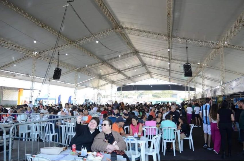  Festa da Tainha encerra domingo (9) em Paranaguá, no Litoral