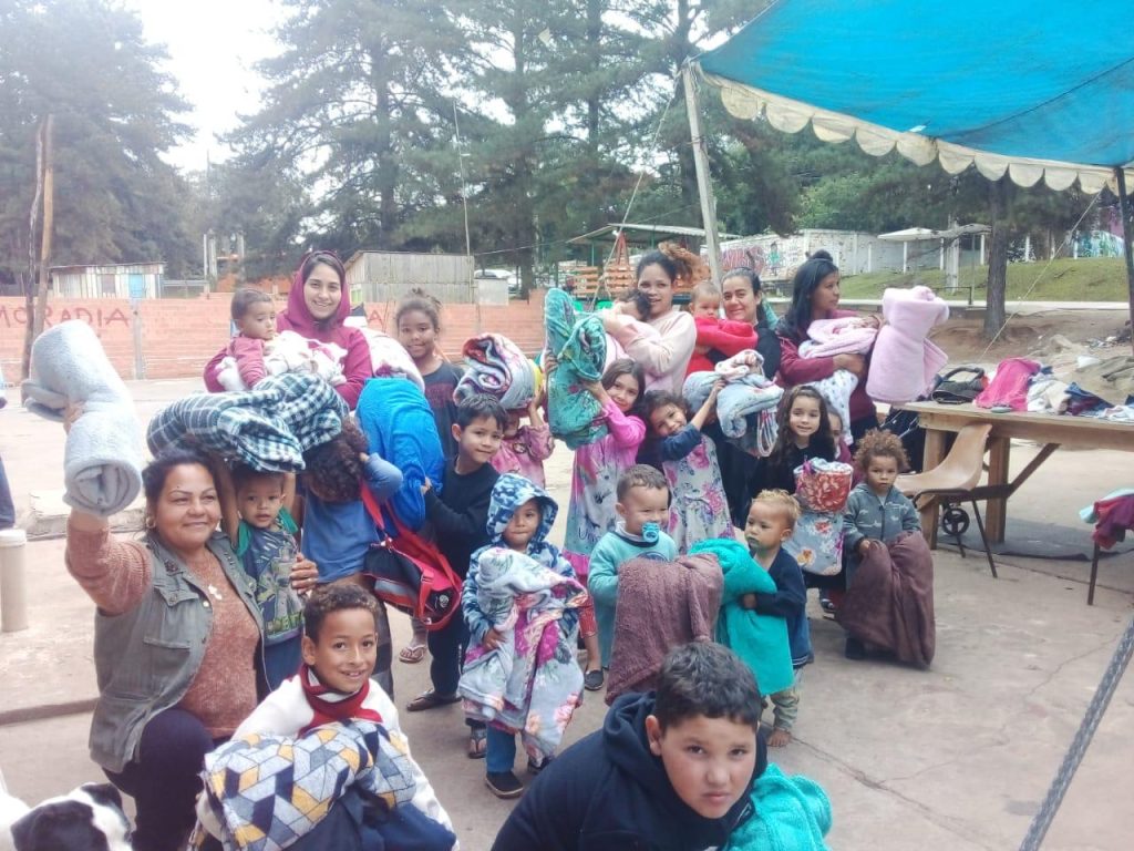 Movimento SOS espera arrecadar 3 mil cobertores para doação