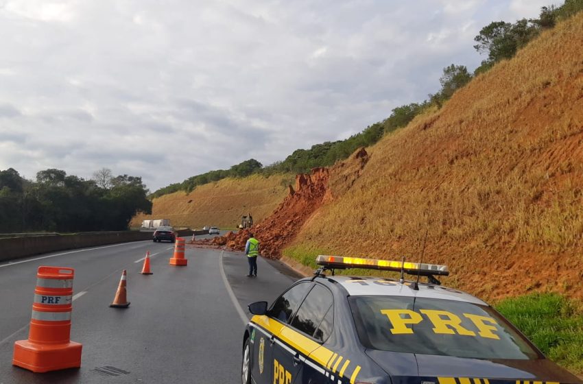  BR-376 permanece parcialmente interditada nos Campos Gerais do PR