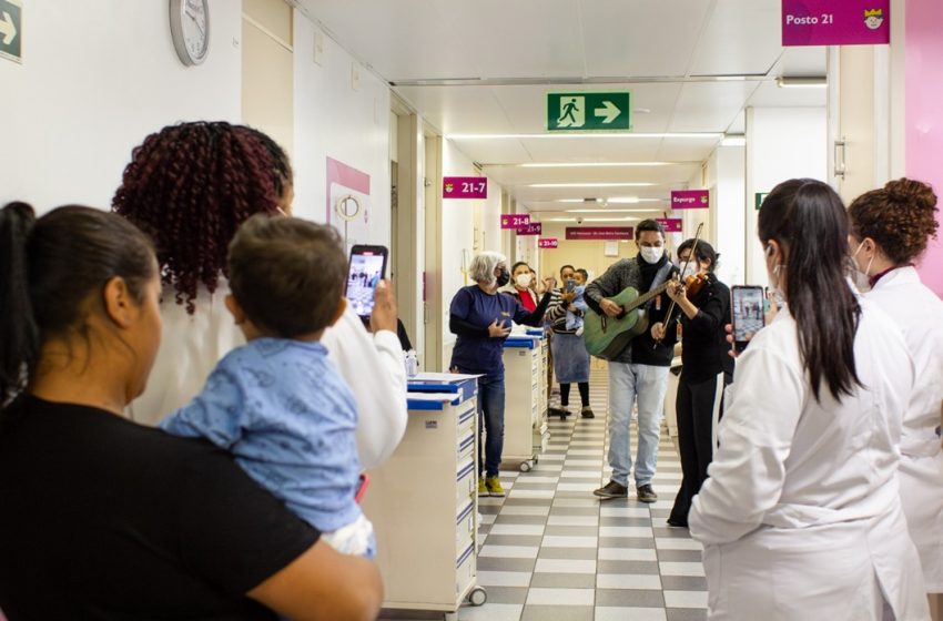  Apresentações musicais nas noites do hospital Pequeno Príncipe