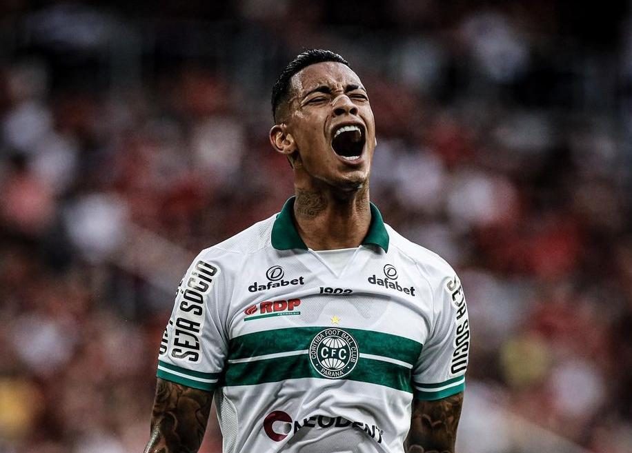 Coritiba não vai renovar o contrato com Alef Manga