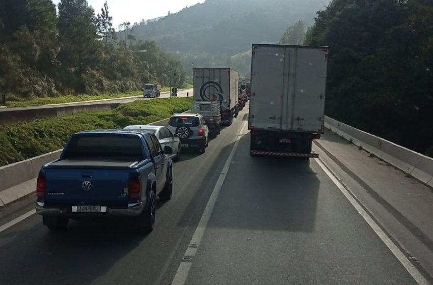  Motoristas enfrentam quase 28 quilômetros de filas na BR-116