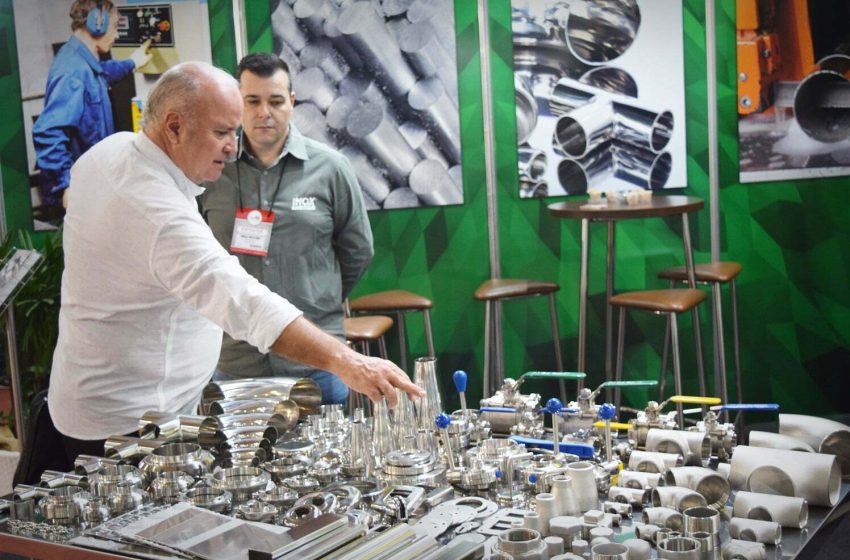  Curitiba recebe feira com expositores de produtos tecnológicos para indústria
