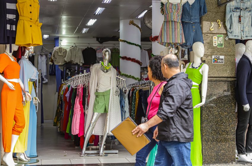  Confiança do empresário do Comércio cai pelo 7° mês consecutivo