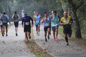 Corrida de rua reúne 15 mil atletas em Curitiba