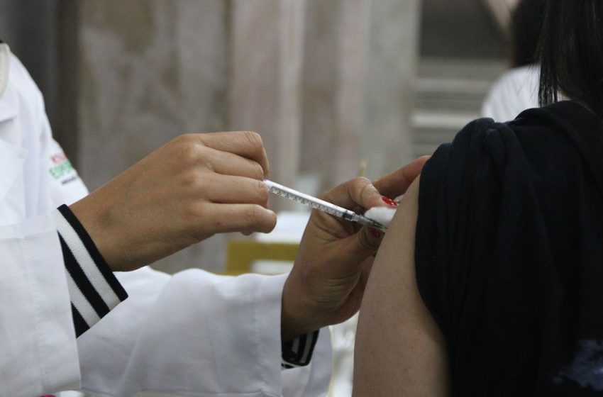  Curitiba: vacina contra Covid-19 acontece em três unidades de saúde