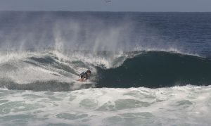 Paranaense Yago Dora vence etapa de Saquarema de surfe