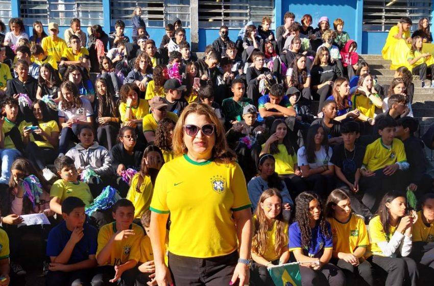  Alunos paranaenses escrevem cartas para jogadoras da Seleção Brasileira