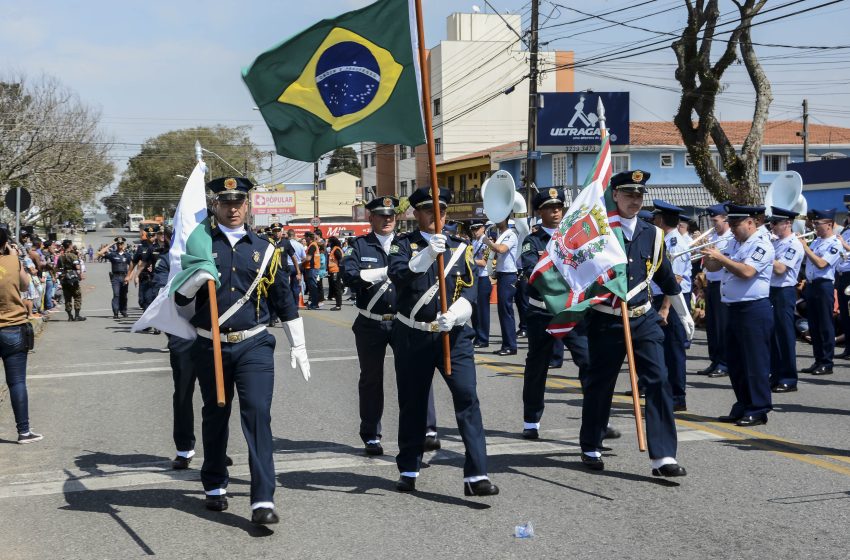  Desfile no Fazendinha abre Semana da Pátria em Curitiba