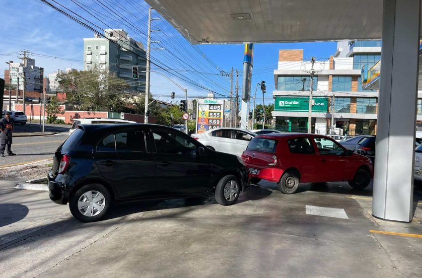  Motoristas formam fila nos postos após anúncio de reajuste