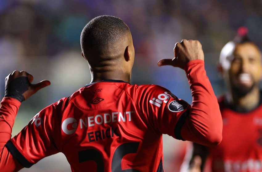  Erick marca pela primeira vez na Libertadores deste ano