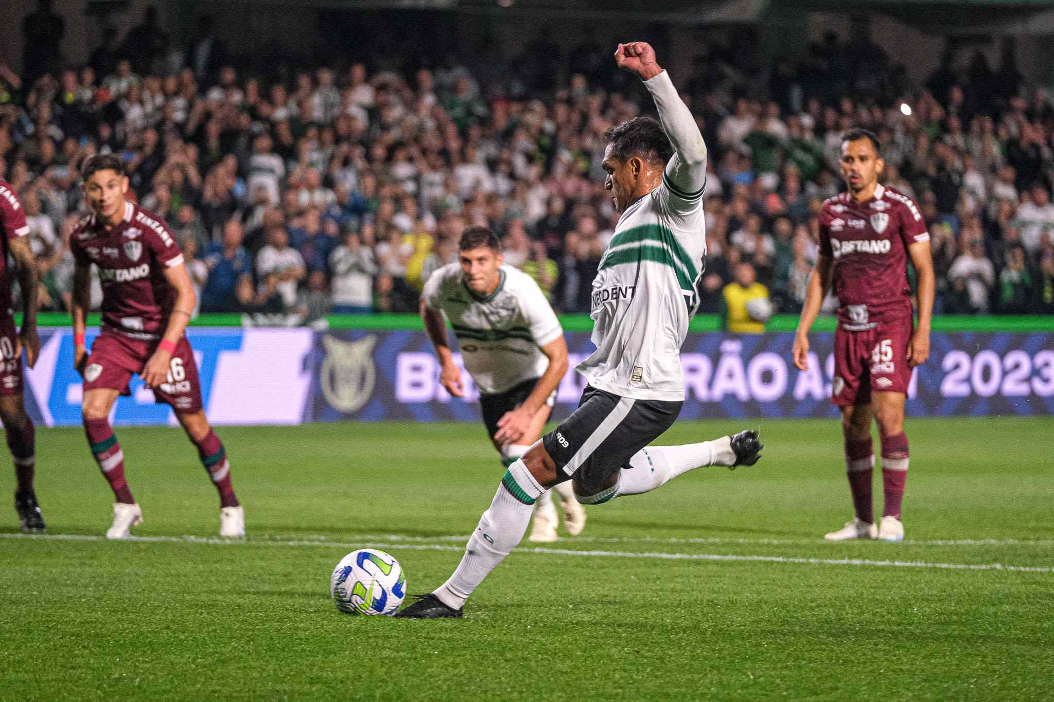 Coritiba: única equipe 100% nos pênaltis entre clubes do Brasileirão