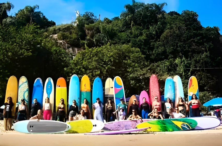  Mulheres surfistas realizam mutirão de limpeza em Guaratuba