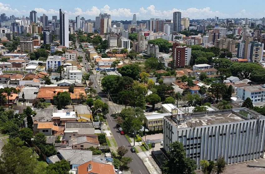  Curitibanos preferem imóveis antigos e maiores
