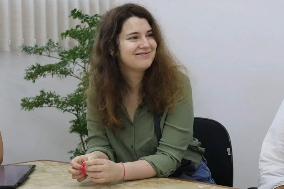UEL oferece curso de poesia com pesquisadora ucraniana