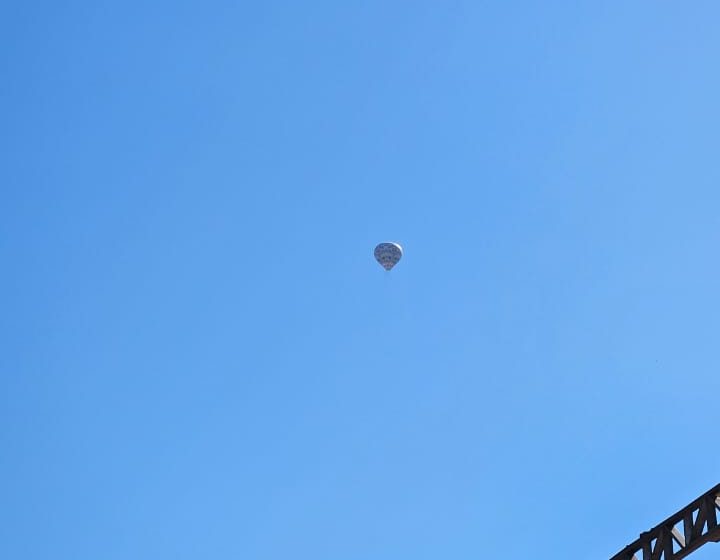  Balão não tripulado é avistado na região central de Curitiba