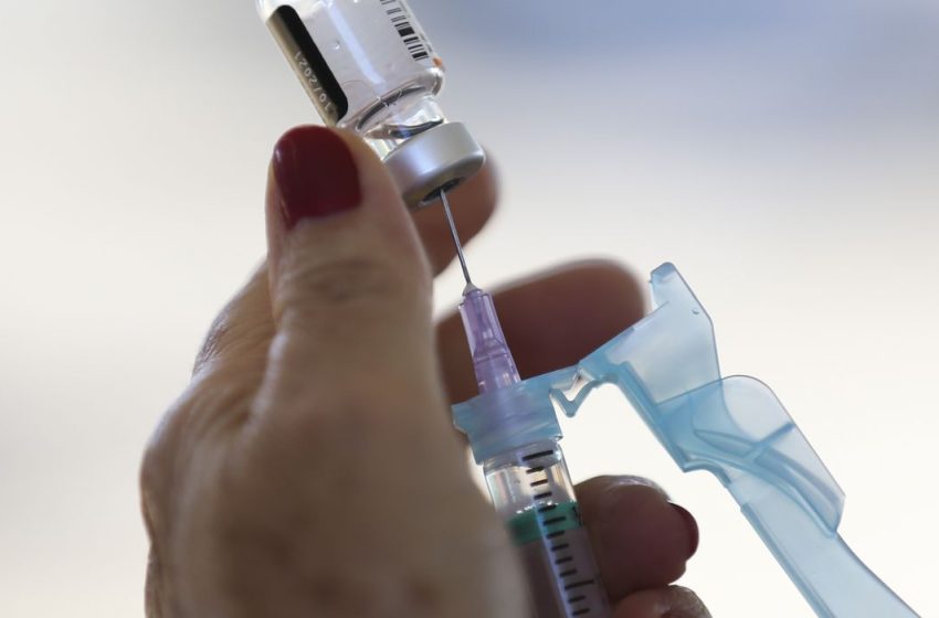 Duas unidades de saúde têm vacina anticovid para público prioritário