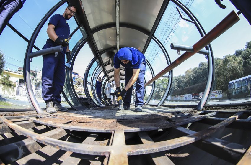  Sete estações-tubo estão fechadas para obras