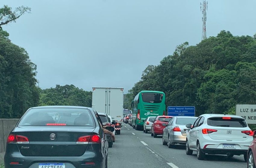  Saída feriado: BR-277 tem lentidão sentido litoral do Paraná