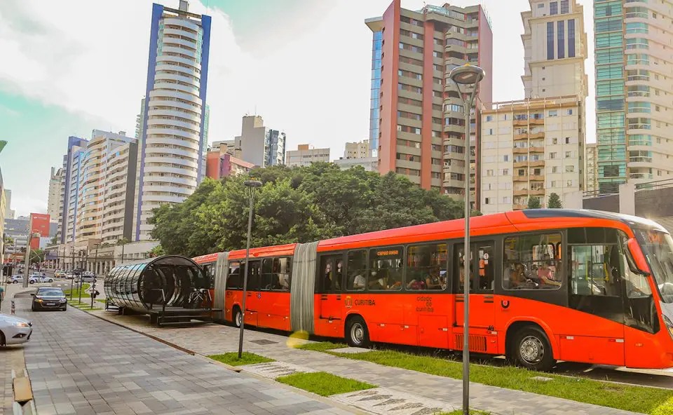 Carro de transporte de ônibus escolar pixel 8 bits para ativos de