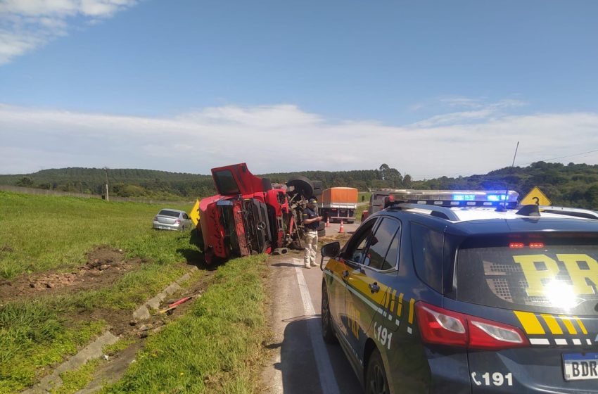  Após tombamento, BR-277 tem congestionamento no sentido interior do Paraná