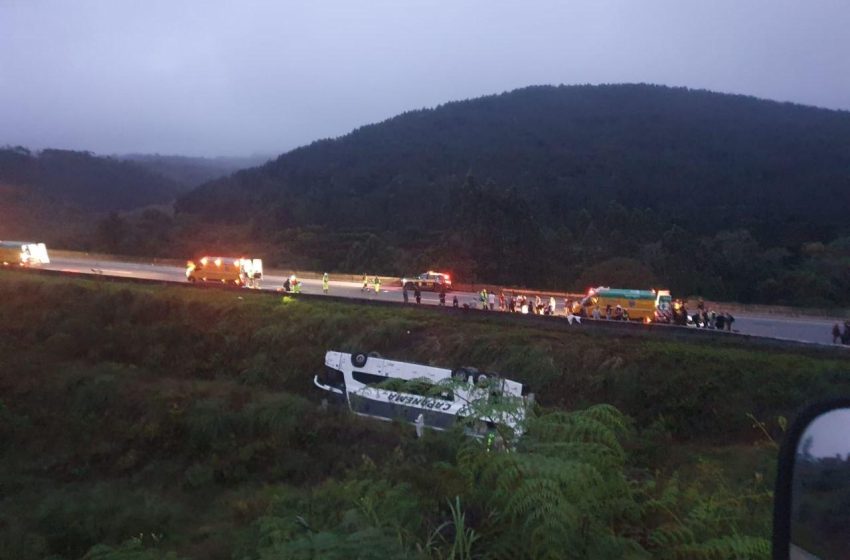  Acidente com ônibus interdita BR-116, em Campina Grande do Sul