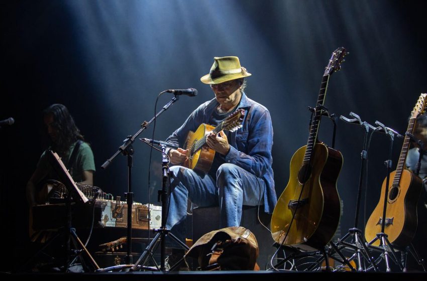  Almir Sater vem a Curitiba para show no Guairão