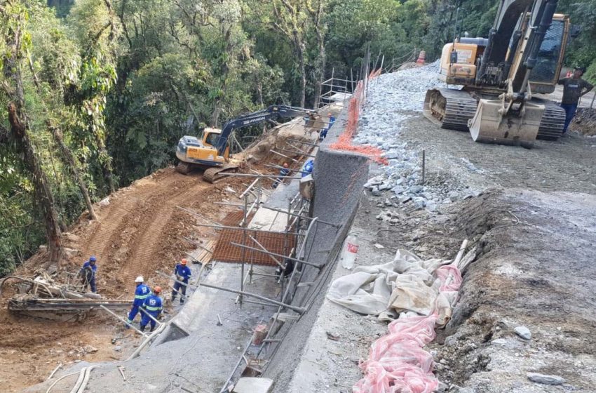  Estrada da Graciosa é totalmente bloqueada para obras