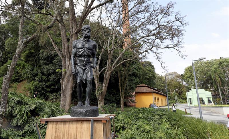  Memorial Paranista ganha reprodução de escultura perdida na Europa
