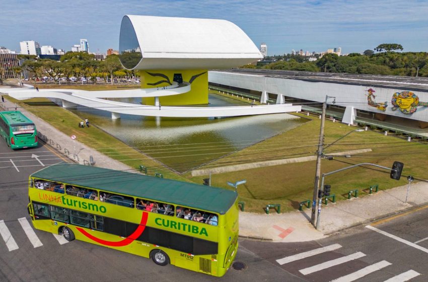  Pontos turísticos registram aumento nas visitações no feriado, em Curitiba