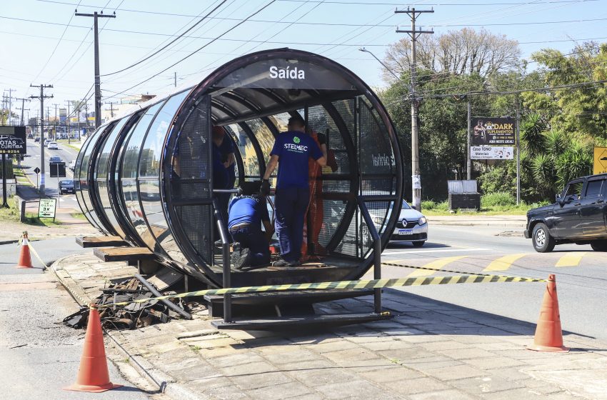  Mais dez estações-tubo serão desativadas para reforma em Curitiba