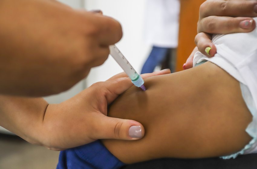 Dia D: Curitiba aplica 15 mil doses de vacinas