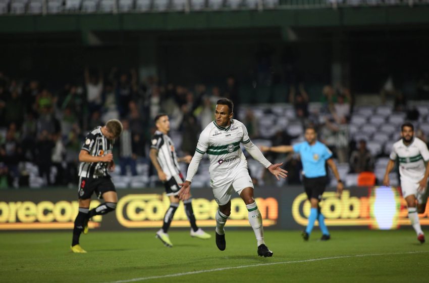  Coritiba tem mudanças para enfrentar Atlético-MG invicto em nova arena