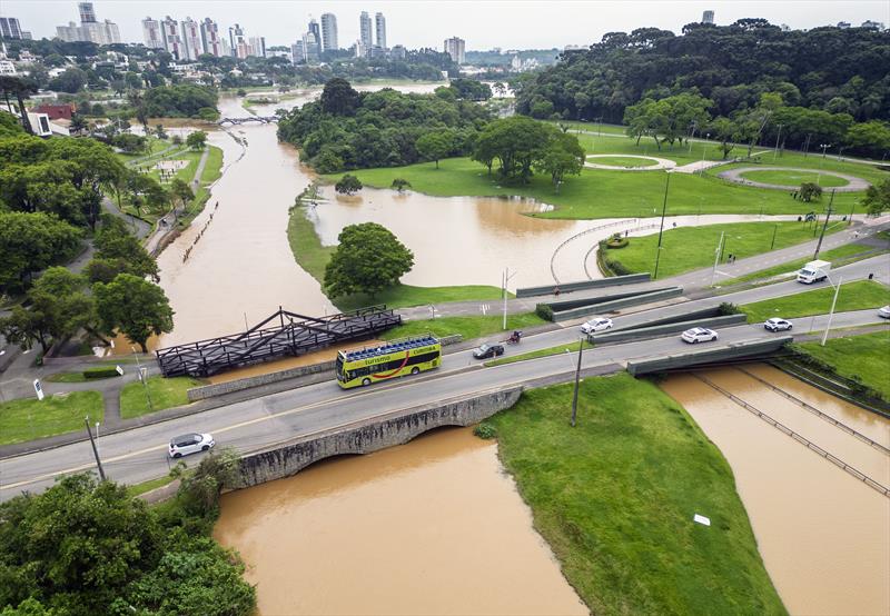  Alguns lagos de Curitiba foram projetados para evitar enchentes