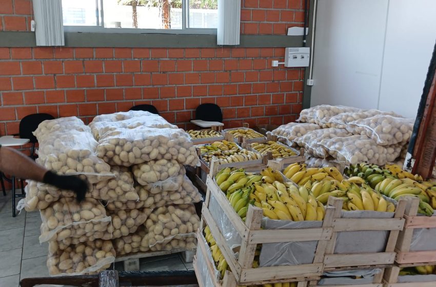  Ceasa doa toneladas de alimentos para cidades atingidas pelas chuvas