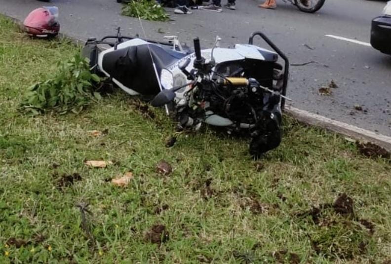  Dois policiais do BPTran ficam feridos em acidente de moto