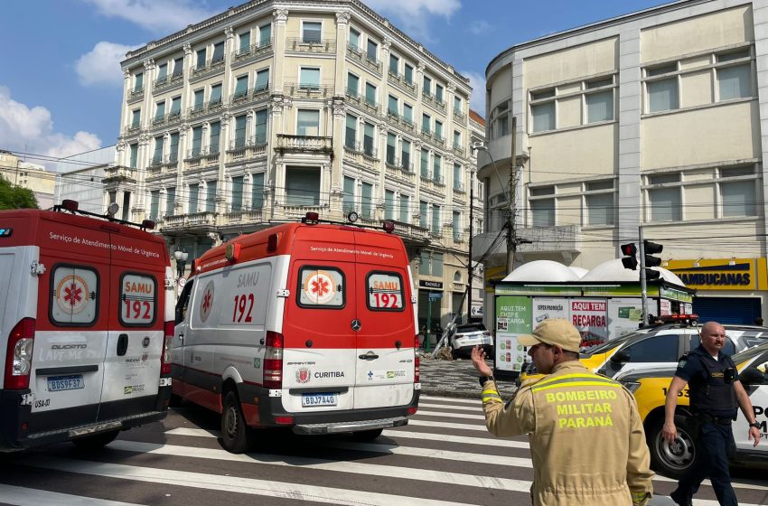  Câmera de segurança registra acidente na Praça Tiradentes; assista